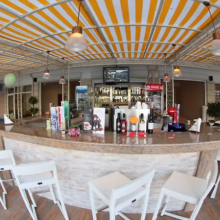 فندق Karlovo ساني بيتش