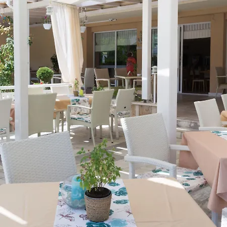 Karlovo Hotel 3*